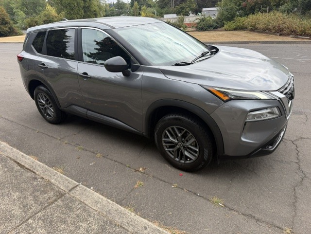 2021 Nissan Rogue S featured photo